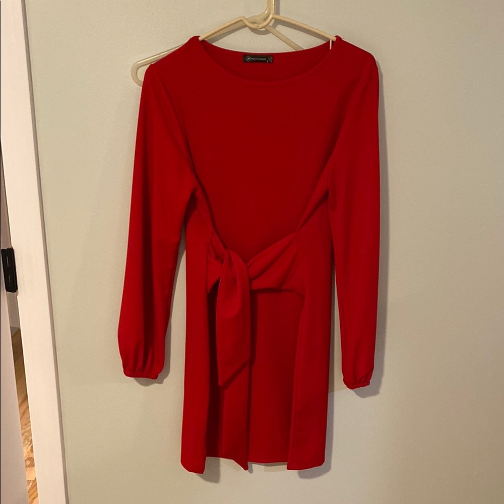 Elegant Red Dress with Bow Detail